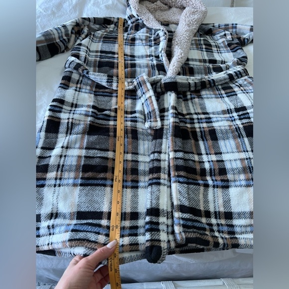 Vera Bradley Plush Fleece Plaid Belted Hooded Robe L/XL. - Picture 3 of 8